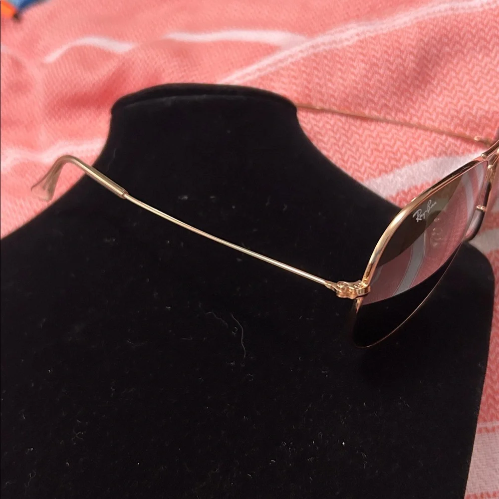 Ray-Ban Classic Gold Aviator Shades